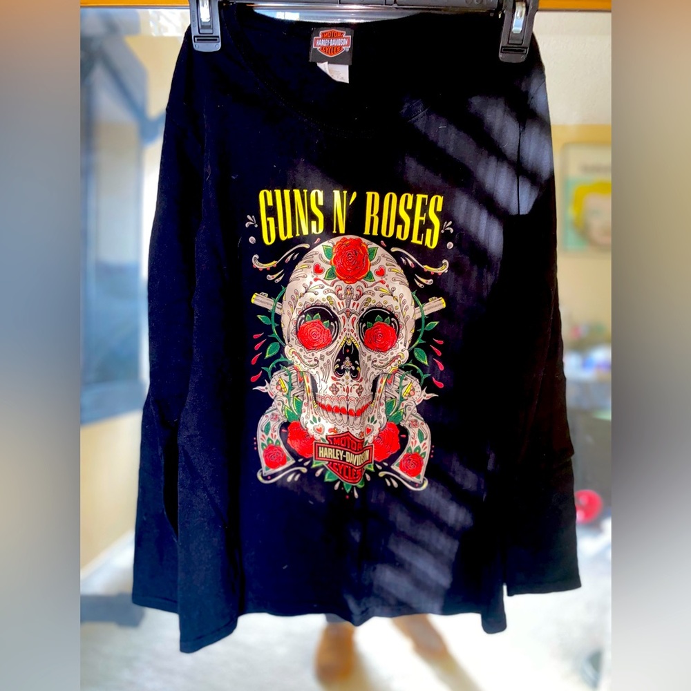 GUNS AND ROSES TOP